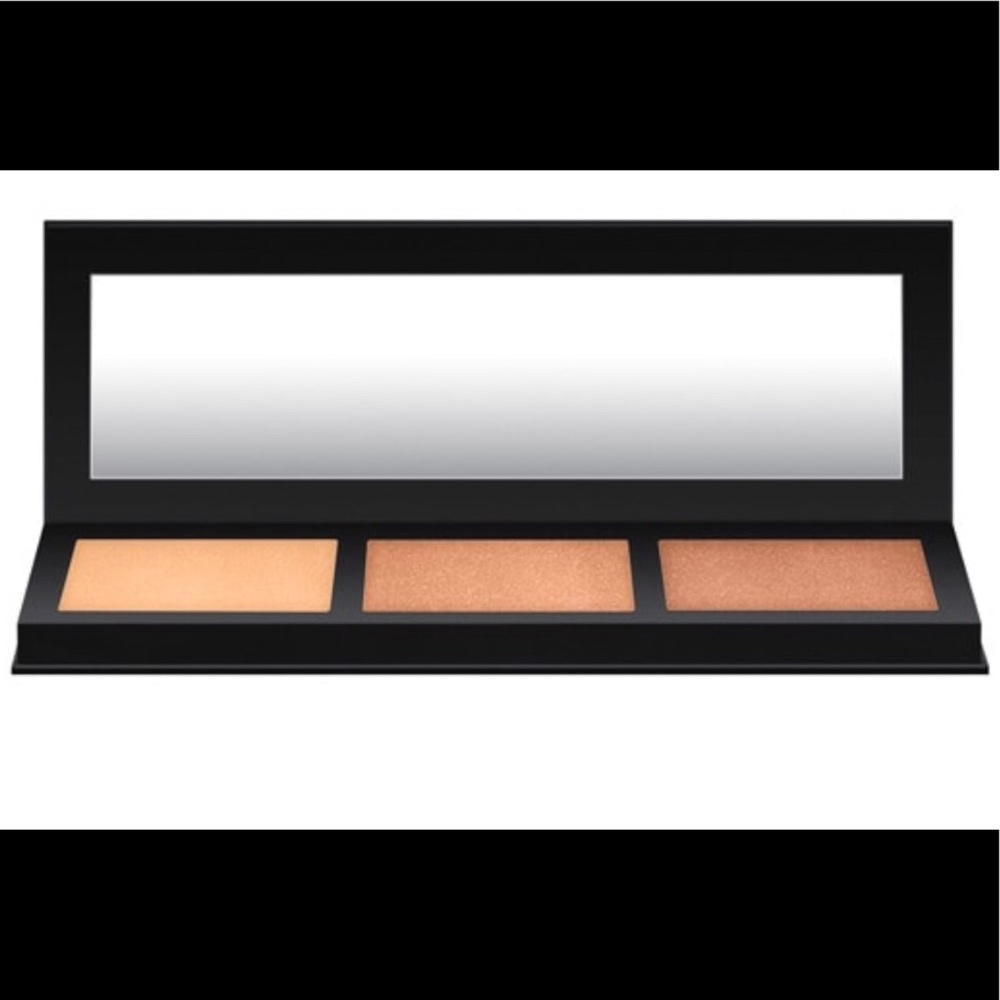 M•A•C Cosmetics - Picture 3 of 7